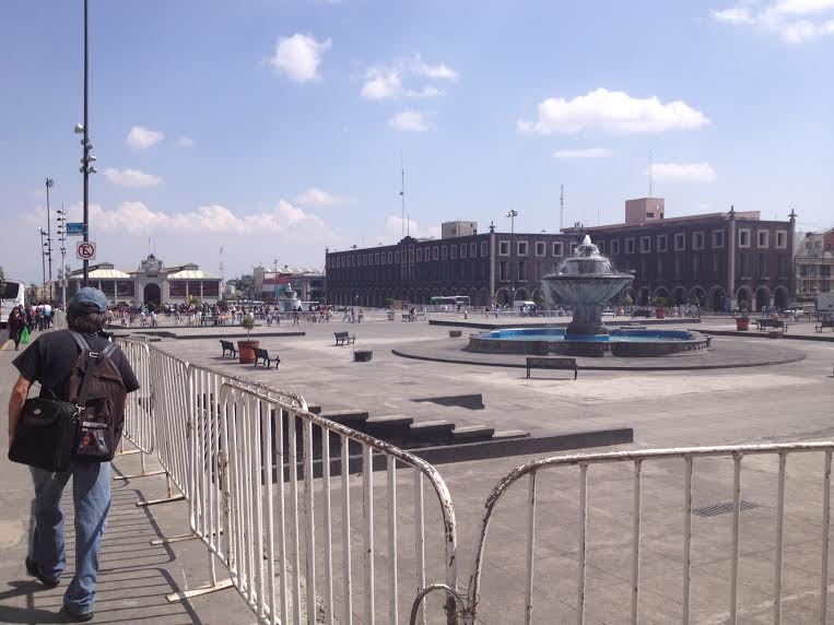 Plazas sitiadas. Visita de Obama.