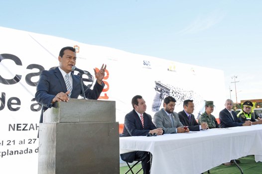 Juan Zepeda. Canje de armas.