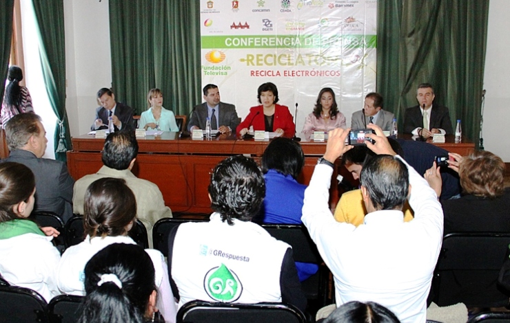 Martha Hilda. Reciclaje de electrónicos.