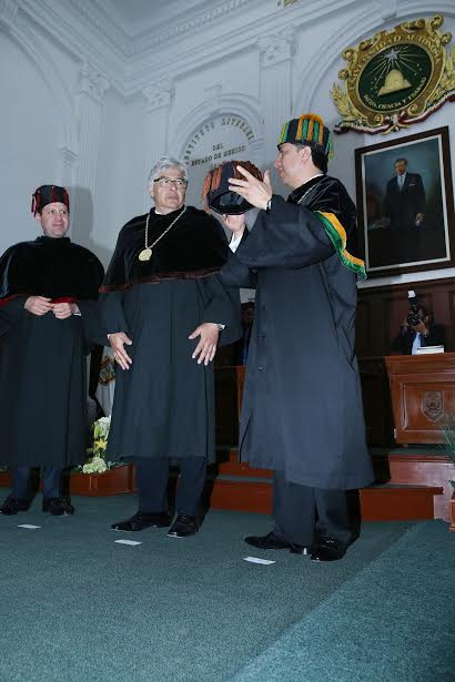 Doctor Honoris Causa.
