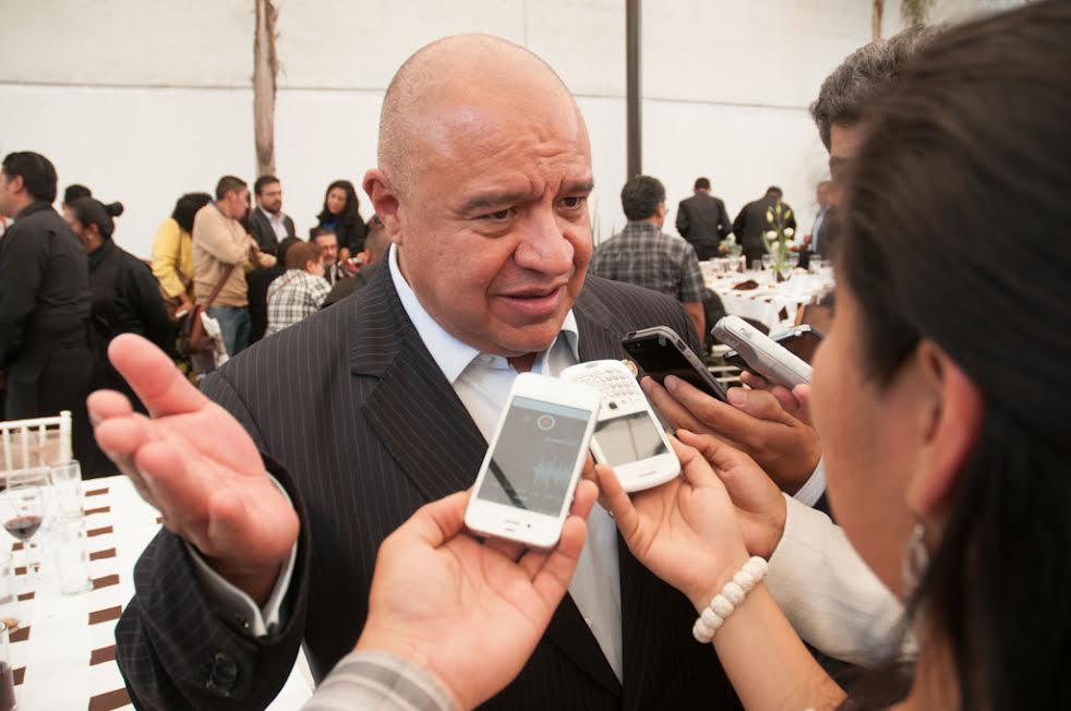 Aarón Urbina. A favor de