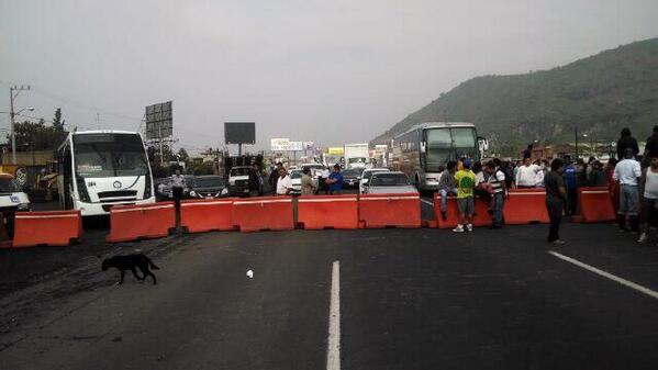 Bloqueo carretero. Inconformidad vecinal.