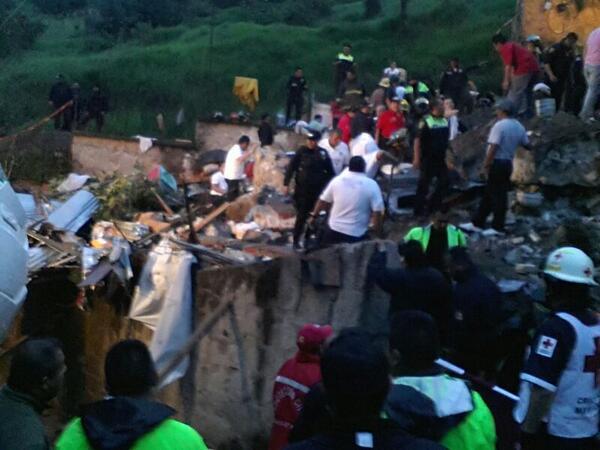 Derrumbe Naucalpan. Foto twitter.