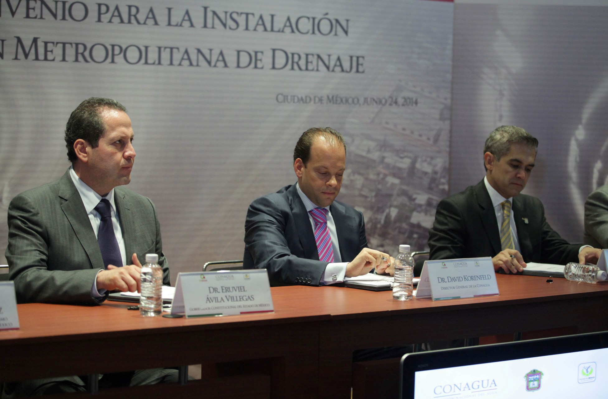 Eruviel Ávila y Miguel Mancera. En alerta.