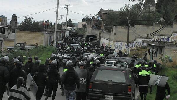 Presencia policíaca. Tensa calma.