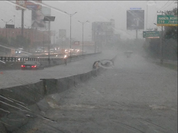 Naucalpan. El agua hasta el cuello.