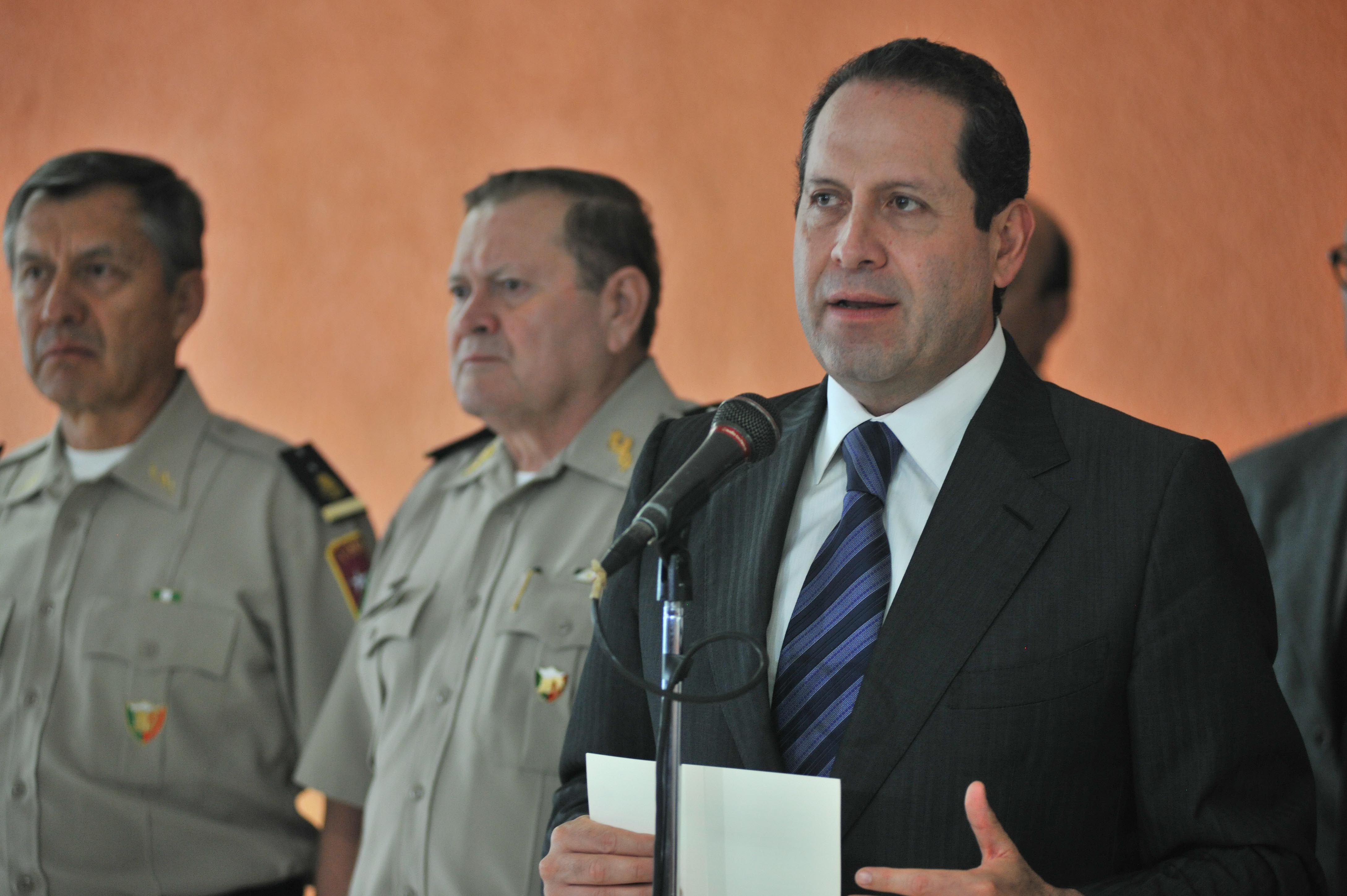 Eruviel Ávila. Policías municipales.
