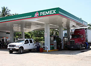 Gasolineras irregulares. Neza.