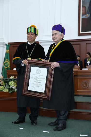 Gamoneda. Honoris causa.