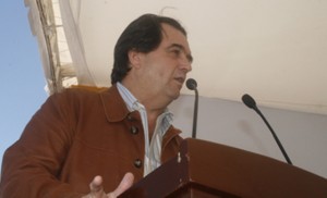 Juan Armando Hinojosa. Empresario beneficiario.