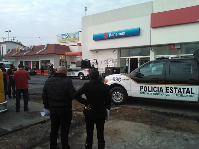 Explosivos en Naucalpan. Protestas por Ayotzinapa.