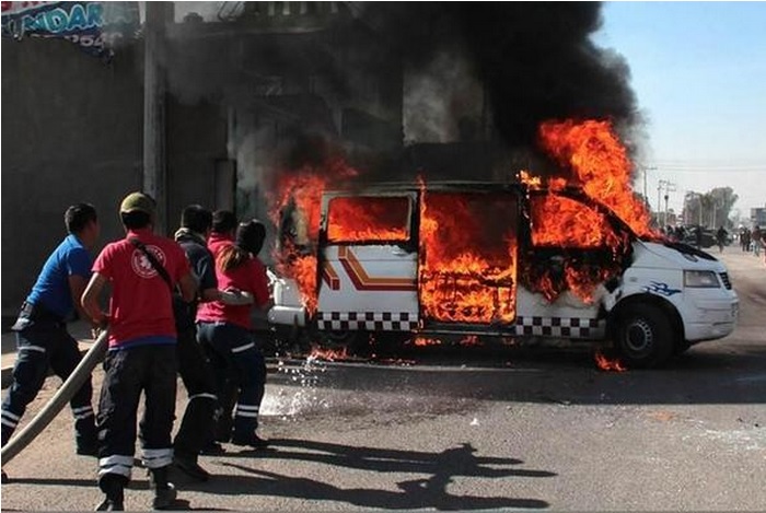 Caos en Teoloyucan. Transporte público.