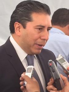 Se registra como precandidato a la alcaldía de toluca