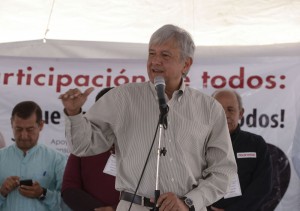 Regresa al estado López Obrador (Foto: Agencia MVT)