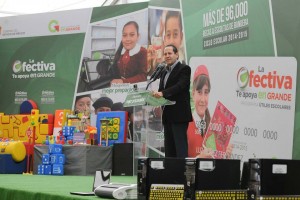 Eruviel Ávila. Entrega de apoyos sociales. Foto GEM.