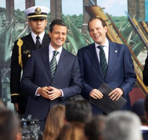 Enrique Peña y David Korenfeld. Cercanía y amistad. Foto Presidencia de la República.