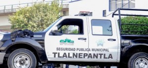 Policía de Tlalnepantla. Sujetos a extorsión. Foto Especial.