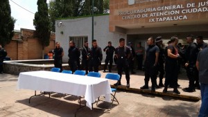 municipales custodiando mp de Ixtapaluca.
